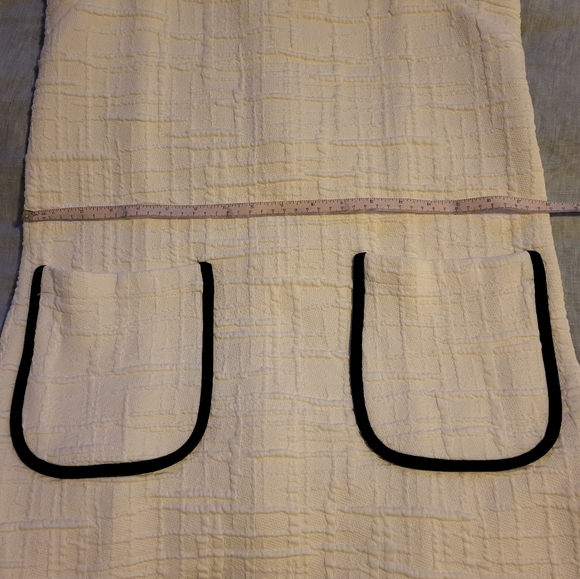 Black and white shift dress, tags still on.  Xs - Picture 7 of 7